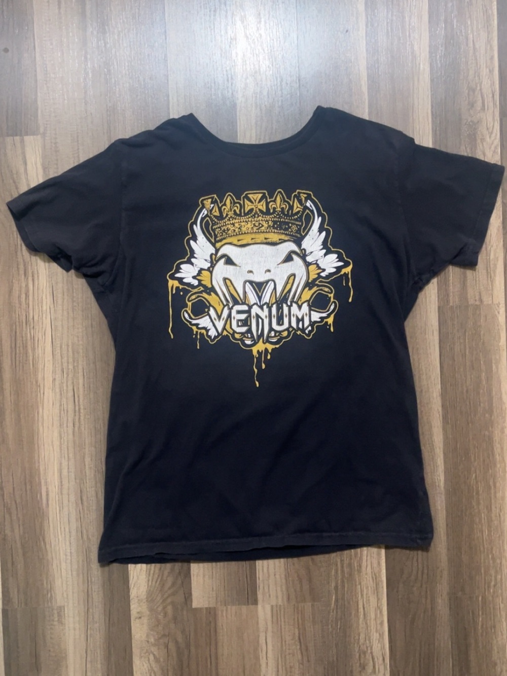 Venum MMA Muay Thai Men’s Medium Black/Gold/White Shirt